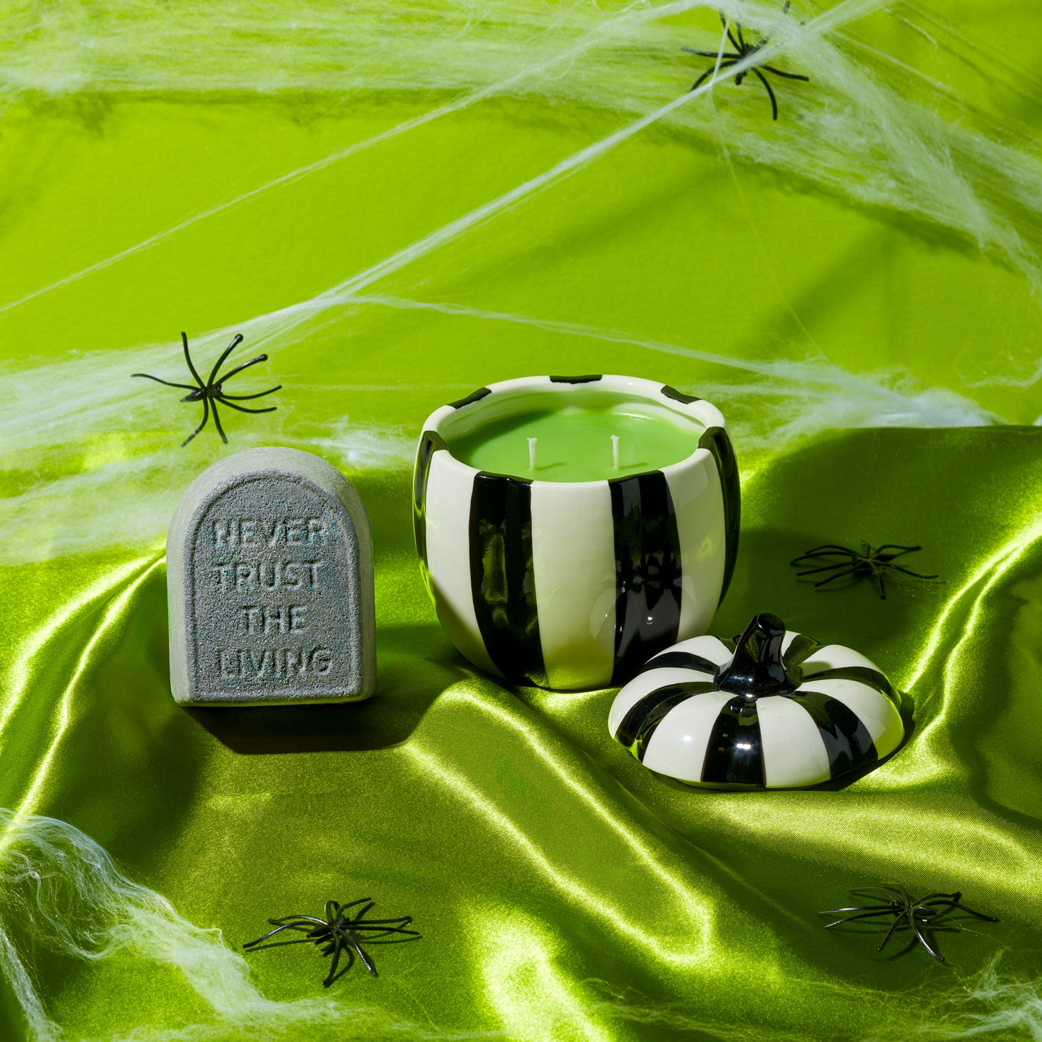 Ghost Gourd - Ceramic Candle and Bath Bomb Set