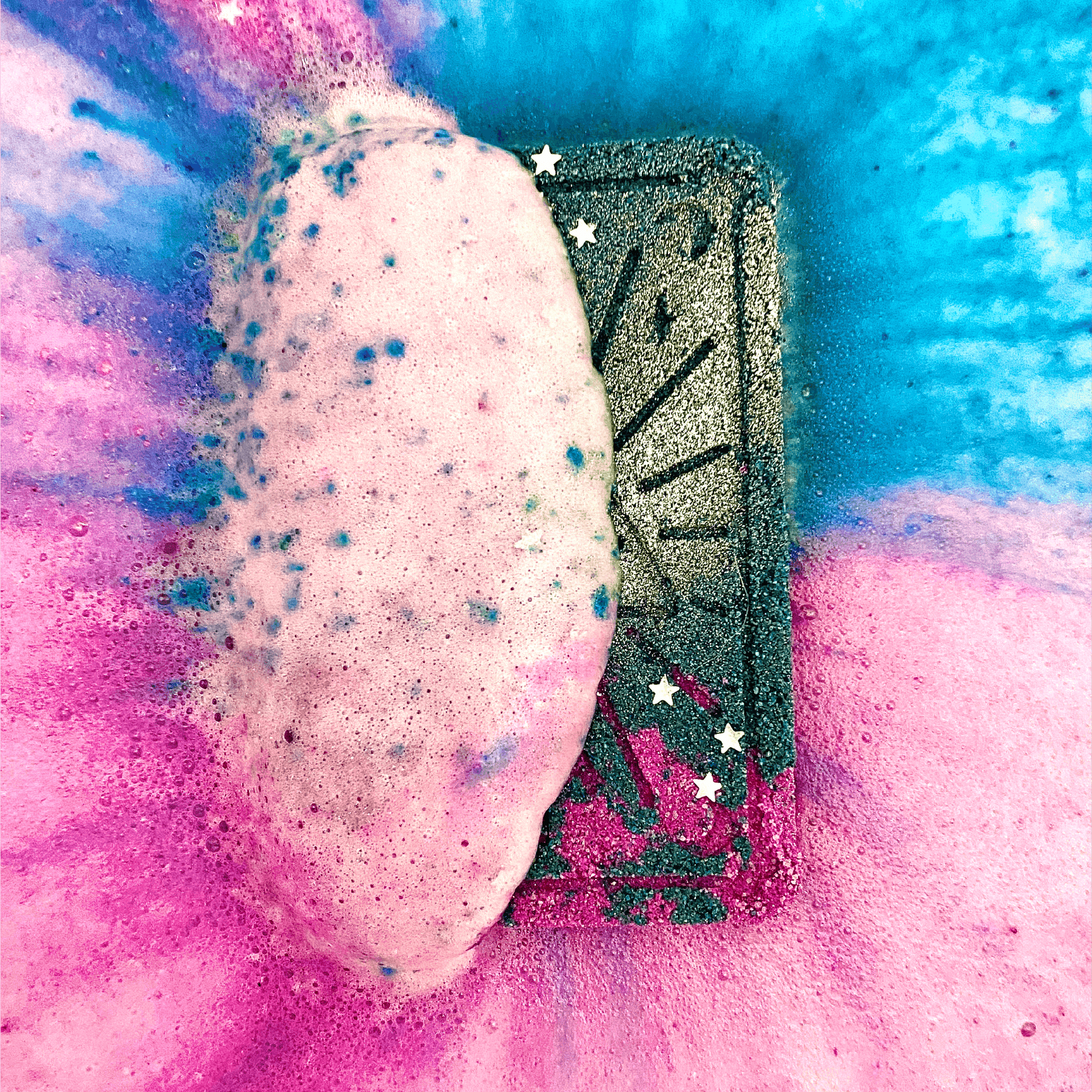 Madame Zola Fortune Teller - Candle and Bath Bomb Set